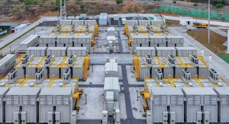 Panzhihua's "Super Power Bank" Can Charge and Discharge 500,000 kWh at a Time! Sichuan's Largest All-Vanadium Redox Flow Battery Energy Storage Power Station Connected to the Grid